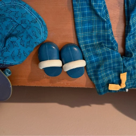 Skateboard Doll with Neon Accents - Picture 5 of 5